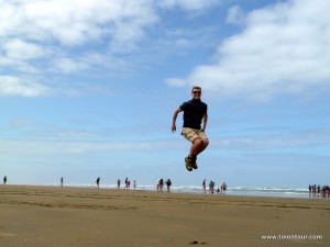 weltreise-2013-04-neuseeland-02-northland_P1050584 Tino jump on the Beach
