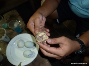 weltreise-2013-05-philippinen-01-manila-palawan_002-P1060380 Balut - eine Delikatesse hier auf den Philippinen