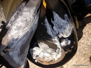 Haarshampoo im Rucksack - was für eine Sauerrei. Die Flip-Flops habe ich dann übrigens wegwerfen müsen ...
