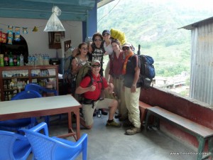 Gruppenbild bevor es los ging; von links nach rechts: Regina (Deutschland), Uriel (Argentinien), Diana (USA), Emily (USA), Aman (Nepal; unser Guide) und vorne ich